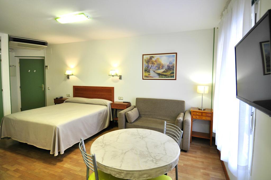 Hotel Apartamentos Aralso Segovia Kültér fotó