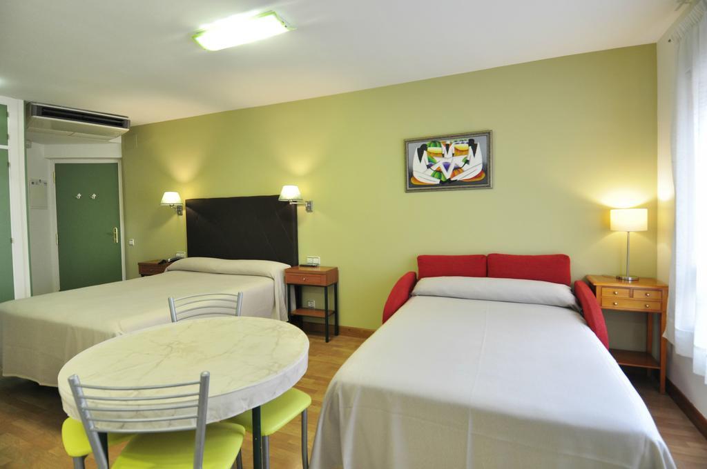 Hotel Apartamentos Aralso Segovia Kültér fotó